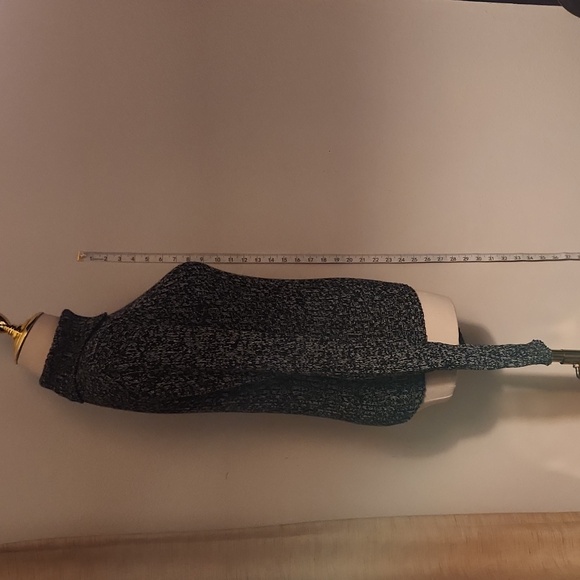 Derek heart sweater size small - Picture 2 of 9